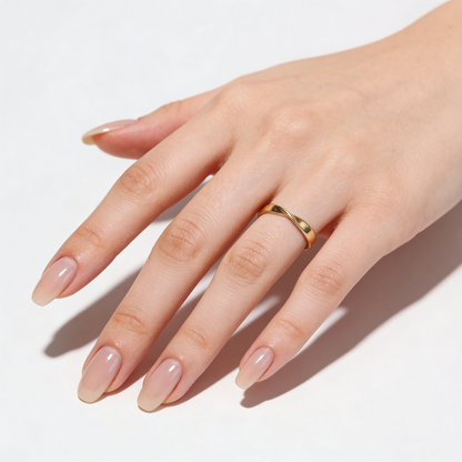 Elegant Curved Stackable Ring – Perfect for Everyday Glam