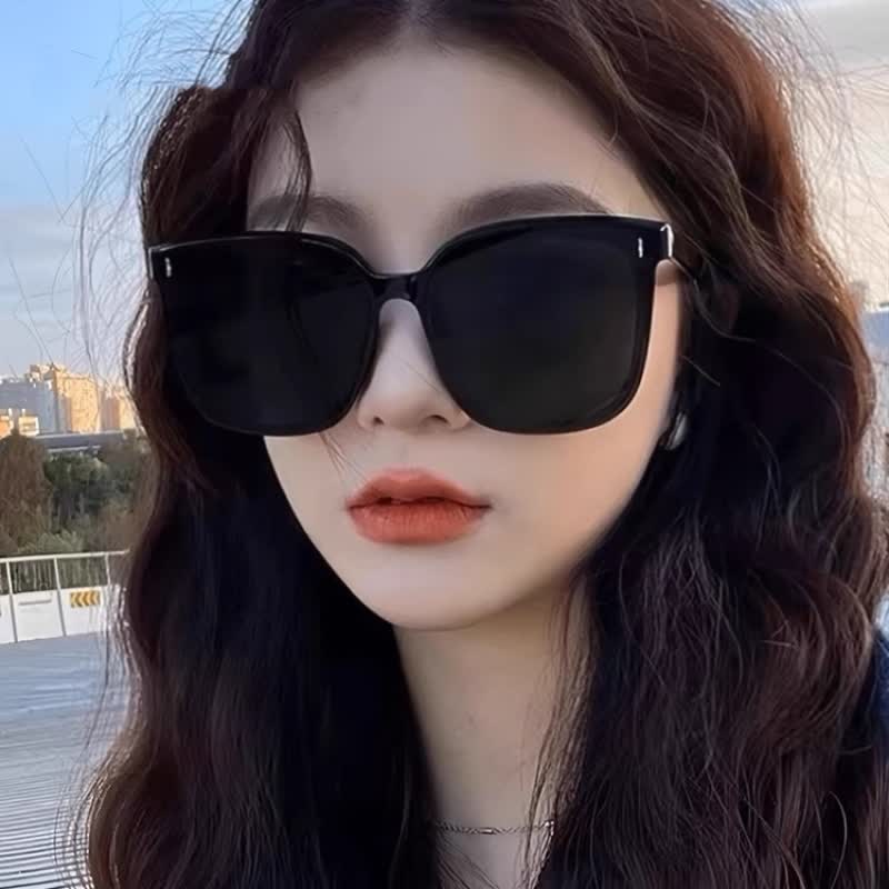 Square Large Frame Simple Sunglasses with Nylon Lenses