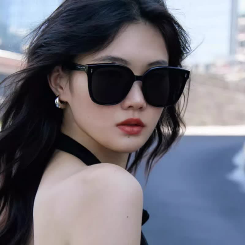 Square Large Frame Simple Sunglasses with Nylon Lenses