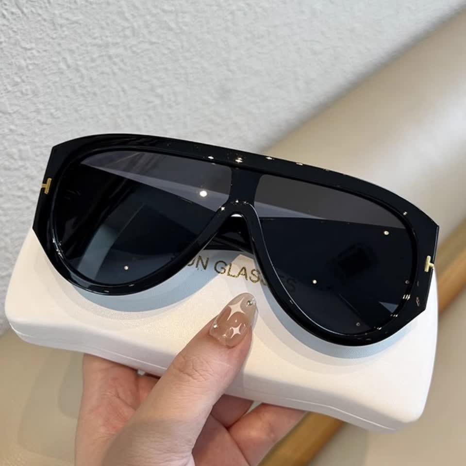 'T' Design Toad Frame Aviator Sunglasses