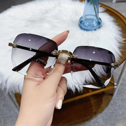 Square Frame Oversized Trendy Rimless Sunglasses