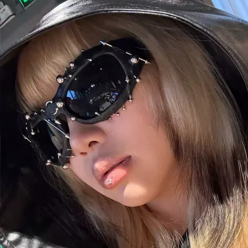 CyberPunk Style Irregular Shaped Rivet Decor Sunglasses for Party