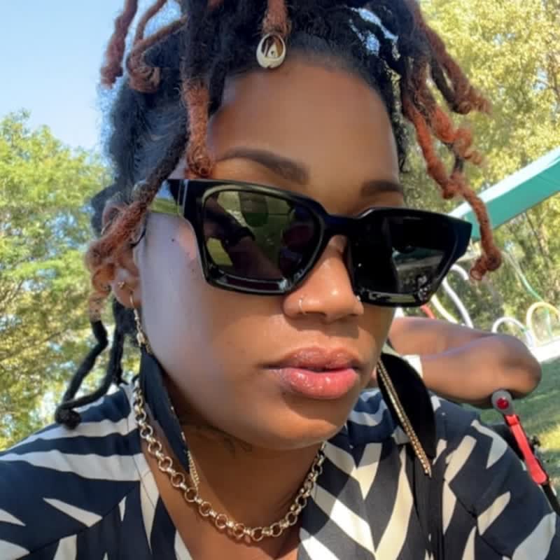 Square Frame Tinted Sunglasses