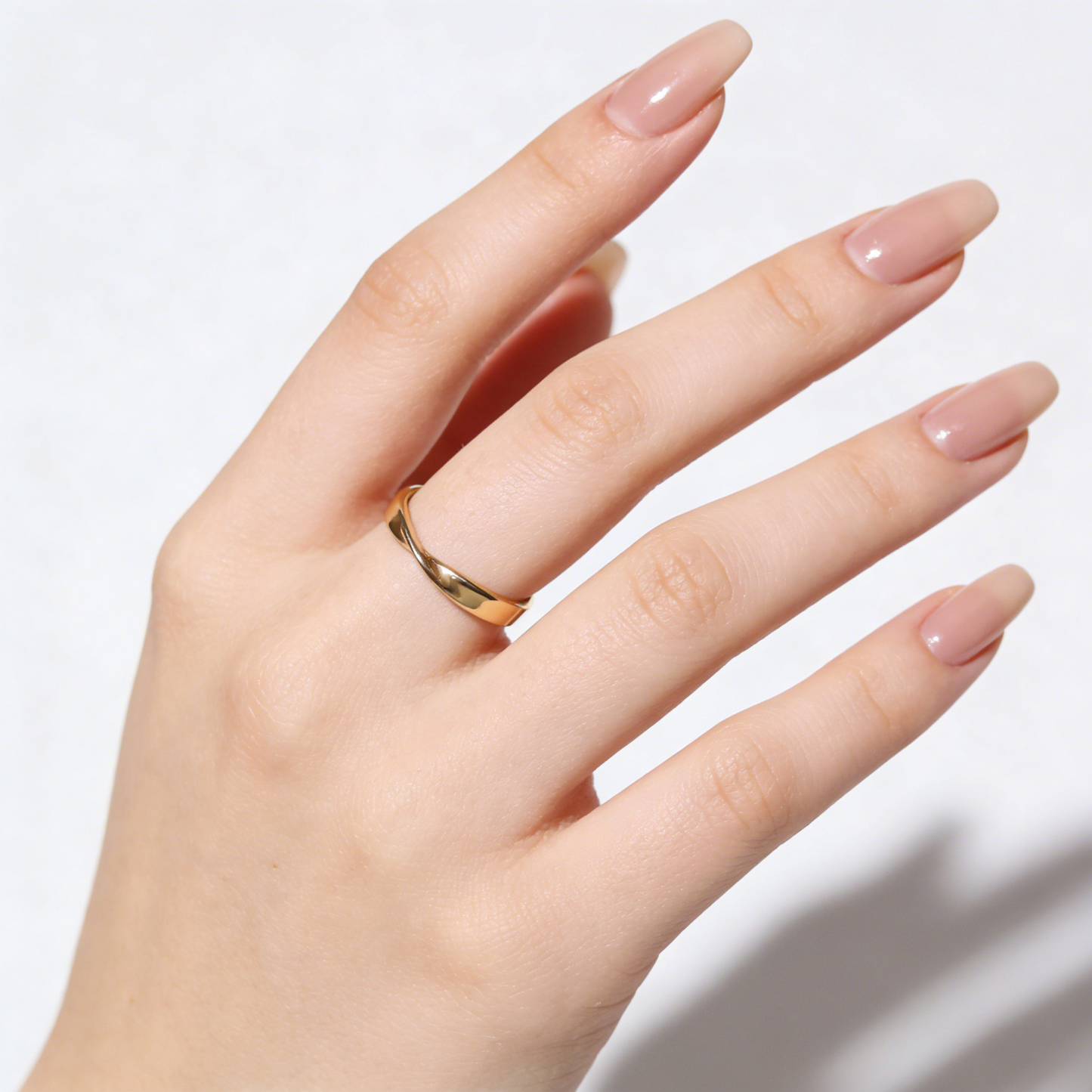 Elegant Curved Stackable Ring – Perfect for Everyday Glam