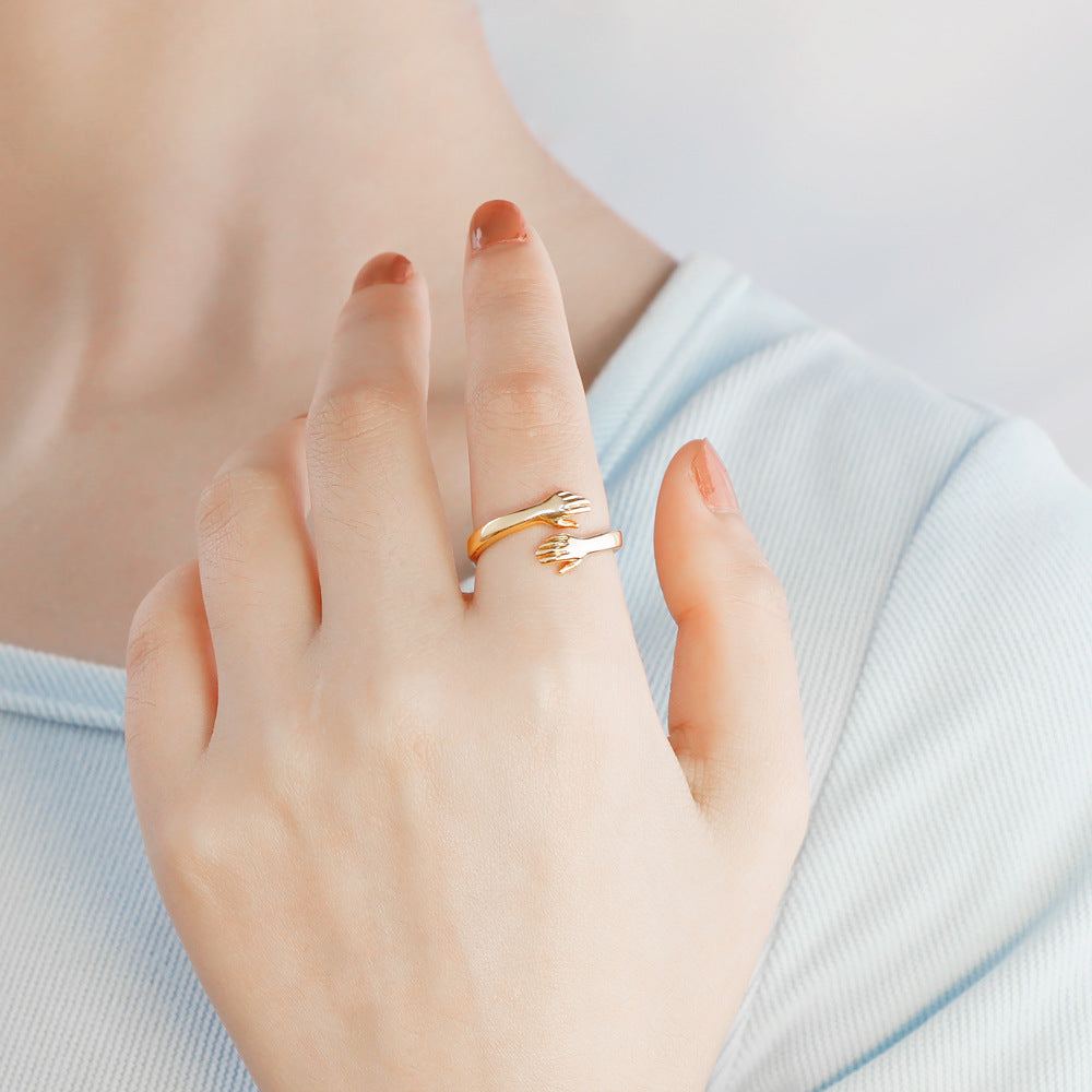 Hugging Hands Couple Ring – Carry My Love Everywhere With You