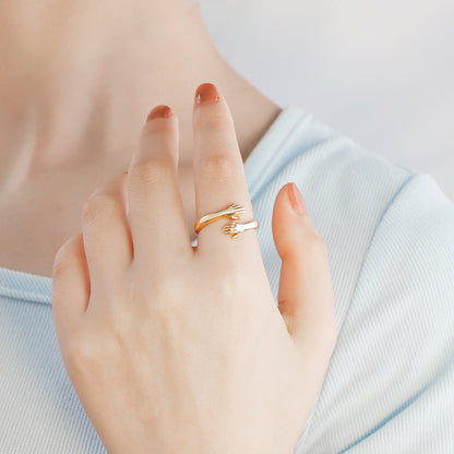 Hugging Hands Couple Ring – Carry My Love Everywhere With You