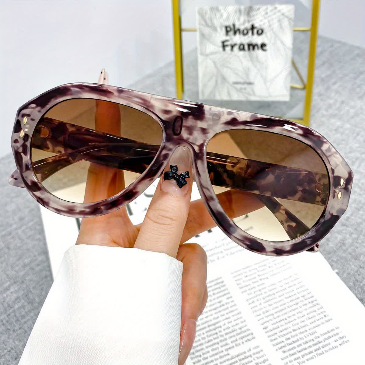 Women's Hipster Aviator Sunglasses