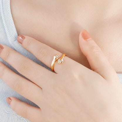 Hugging Hands Couple Ring – Carry My Love Everywhere With You