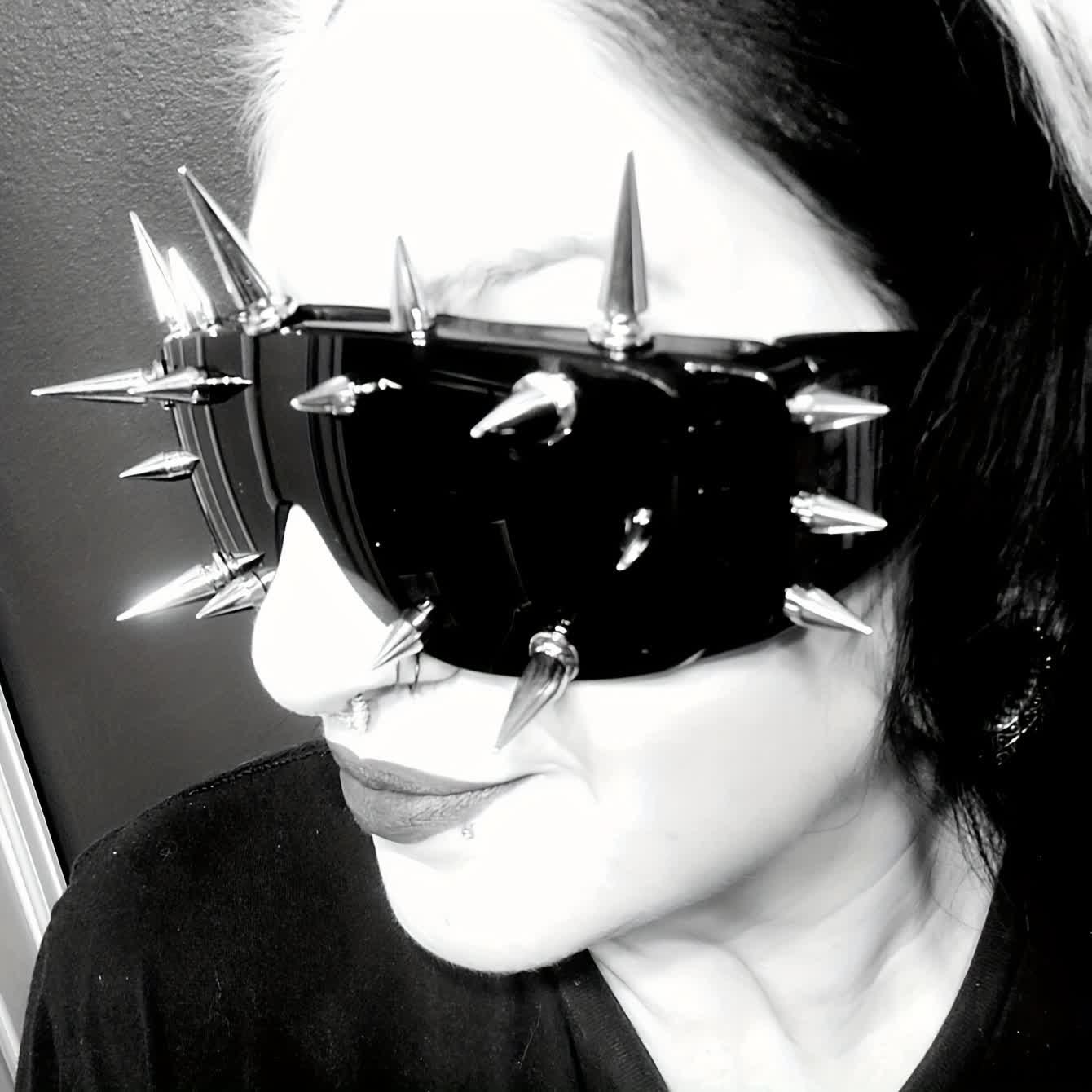 Rivet Decor Y2K Cyberpunk Hipster Sunglasses