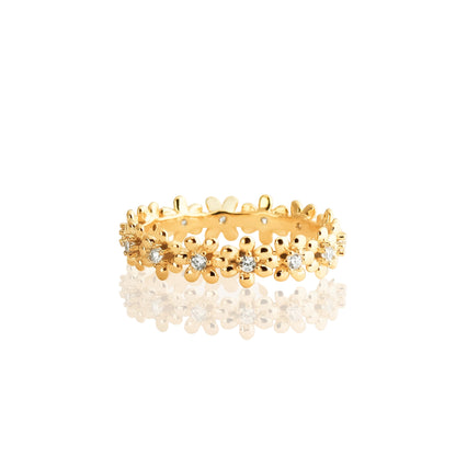 Daisy Cluster Eternity Band – A Whisper of Spring on Your Finger