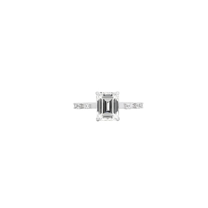 Chain-Link Emerald Cut Ring – Golden Links Holding Timeless Clarity