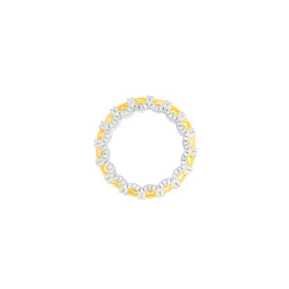 Chain-Edged Baguette Eternity Ring – Golden Weave of Bold Sparkle