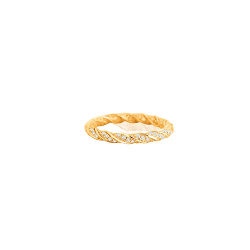 Twisted Textured Diamond Band – Golden Weave of Timeless Sparkle