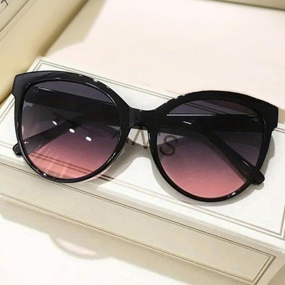 Cat-Eye Oversized Frame Hipster Sunglasses