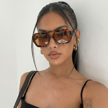 Vintage Tortoiseshell Geometric Sunglasses – Retro Amber Glow for Your Days
