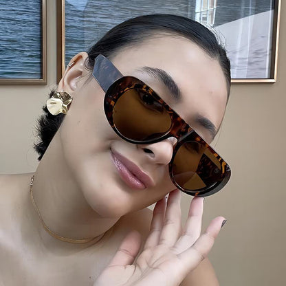 Oval Frame Wide Temples Vintage Aviator Sunglasses