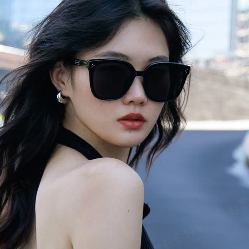Fashion Square Frame Black Sunglasses with Nylon Lenses