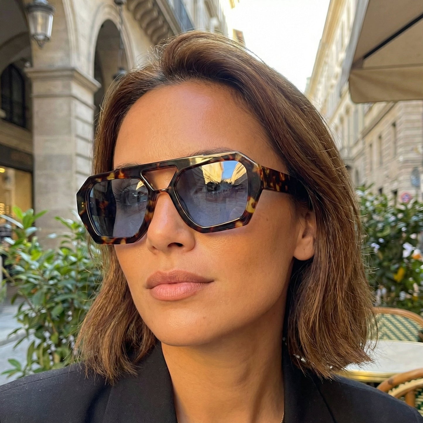 Vintage Tortoiseshell Geometric Sunglasses – Retro Amber Glow for Your Days